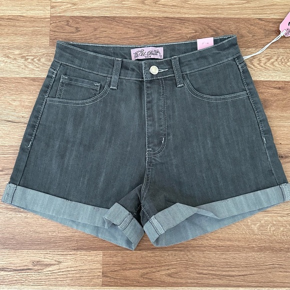 Women’s Denim 5 Pocket High Rise Cuffed Shorts Gray Size M NWT - Picture 6 of 6